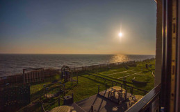 Tingdene Waterside Park & Hotel