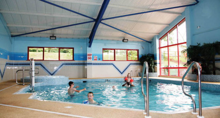 Swimming pool Thurston Manor