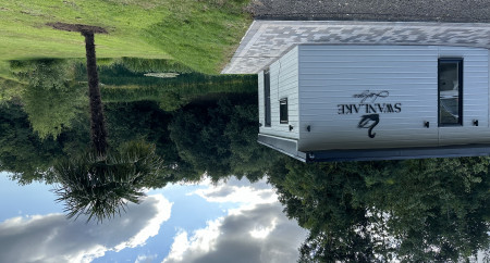 SwanLake lodges 