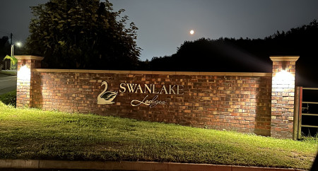 SwanLake lodges 