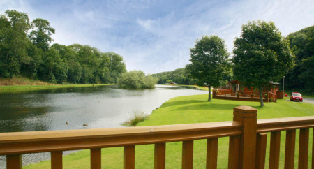 View over the Lake Thurston Manor
