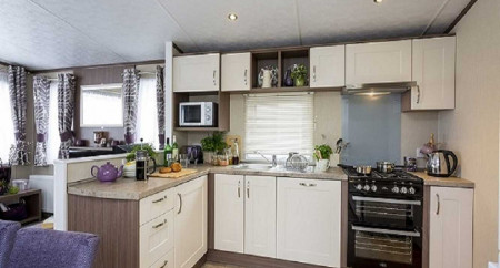 Bovisand Lodge Holiday Park - example caravan kitchen