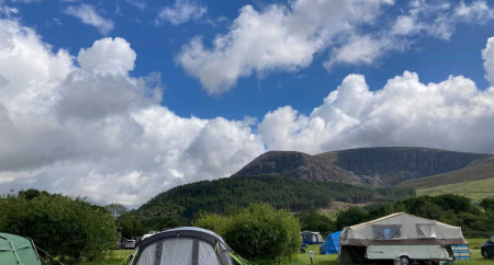Bryn Gloch Caravan Camping Park 9